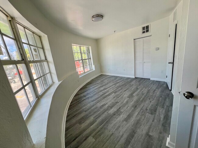 Foto del edificio - 1630 NW 35th St