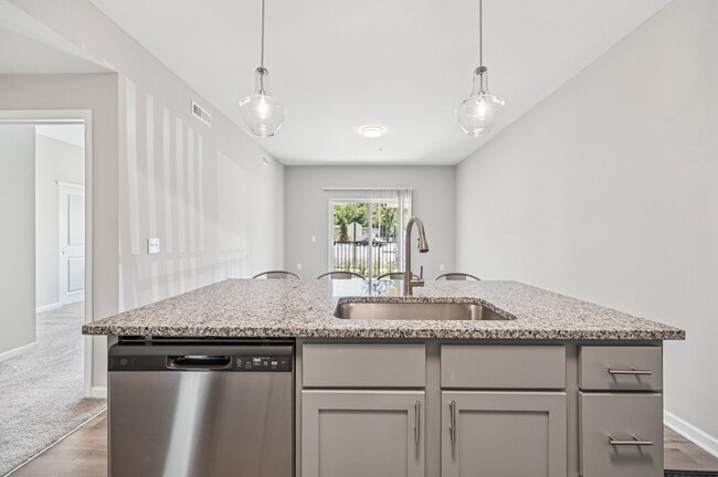 Building Photo - The Everett Gahanna