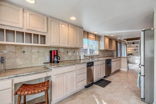 Foto del edificio - 6328 Windy Meadow Dr