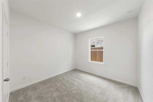 Building Photo - 1828 Sandlin Dr