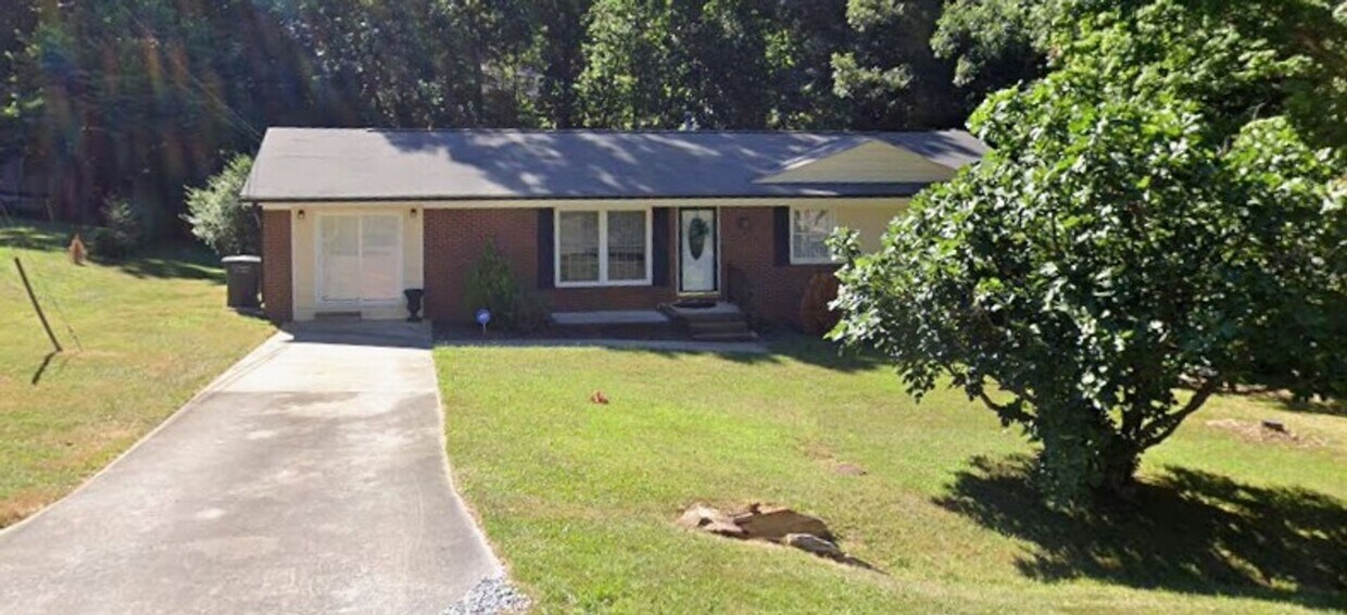 Foto principal - BEAUTIFUL 3 BED 2 BATH HOME WITH BASEMENT ...