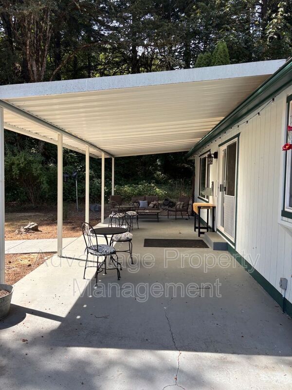 Foto del edificio - 30002 Sodaville Mountain Home Rd