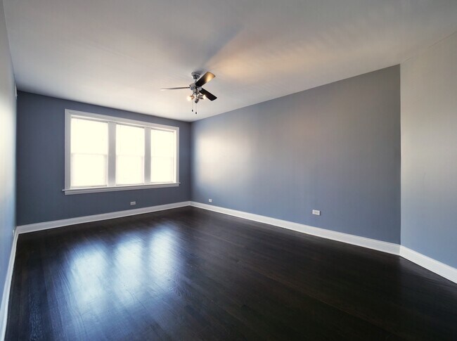 Foto del edificio - 3309 W Bryn Mawr Ave