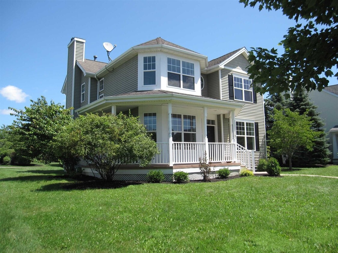 Primary Photo - 16 Bayberry St