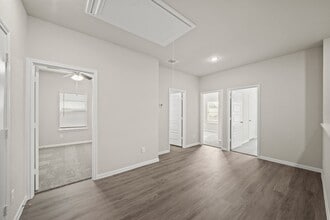 Building Photo - 15029 Almeece St