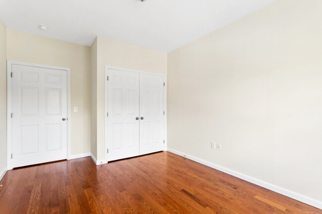 Foto del edificio - 48 Burling Ln