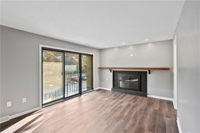 Building Photo - 238 Woodbridge Dr