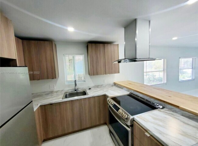 Foto del edificio - 49 SW 14th St