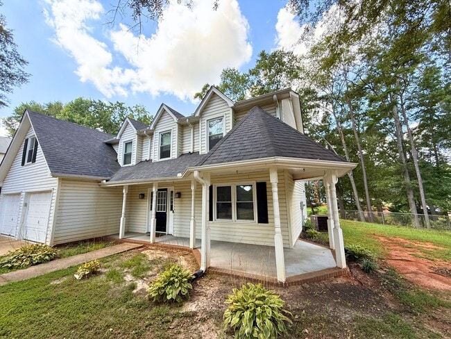 Building Photo - 107 Courtneybrook Trail