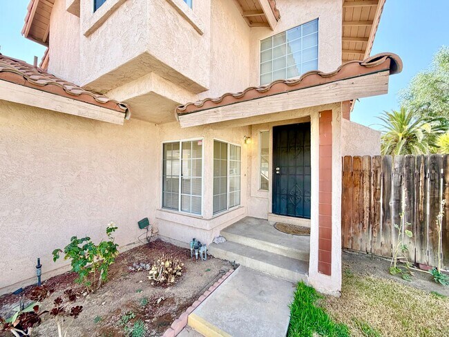 Foto del edificio - 16309 Silverbirch Rd