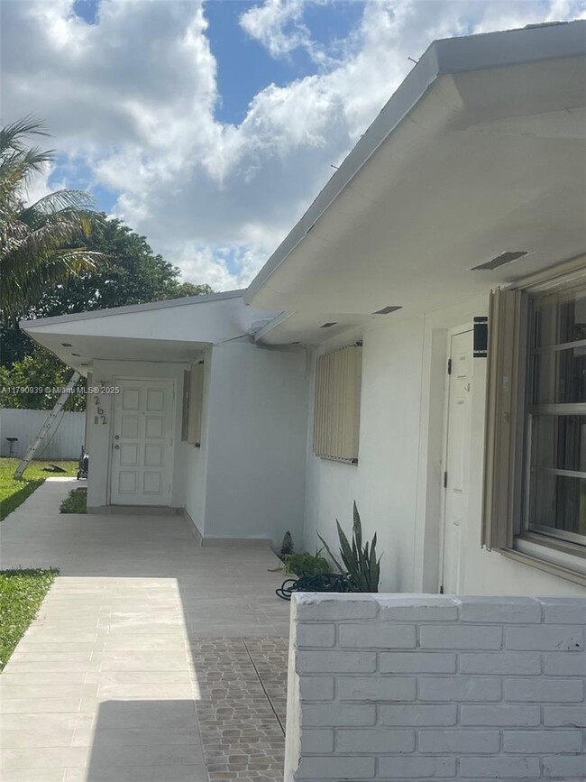 Foto del edificio - 262 Northwest Dr
