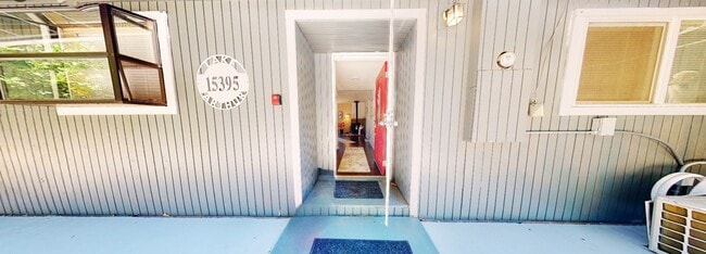 Foto del edificio - 15395 Lake Arthur Rd
