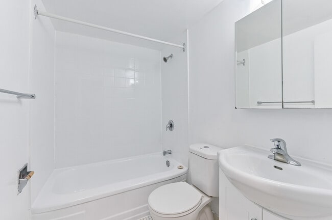 Photo du bâtiment - Davisville Tower