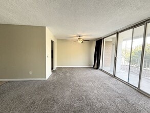 Building Photo - 710 E 200 S