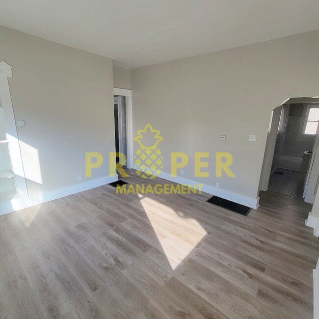 Foto del edificio - 2 bedrooms 1 bathroom house