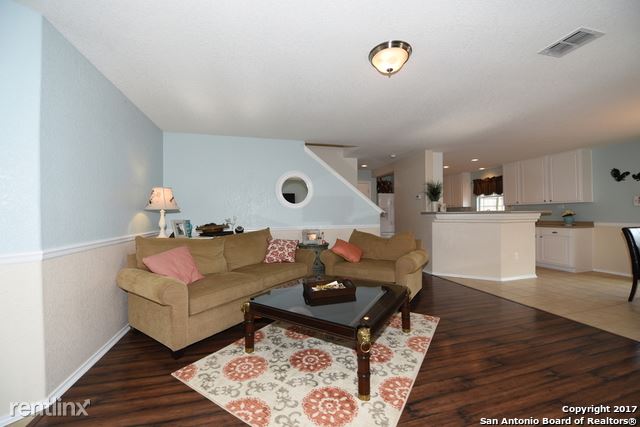 Building Photo - 5723 Columbia Dr
