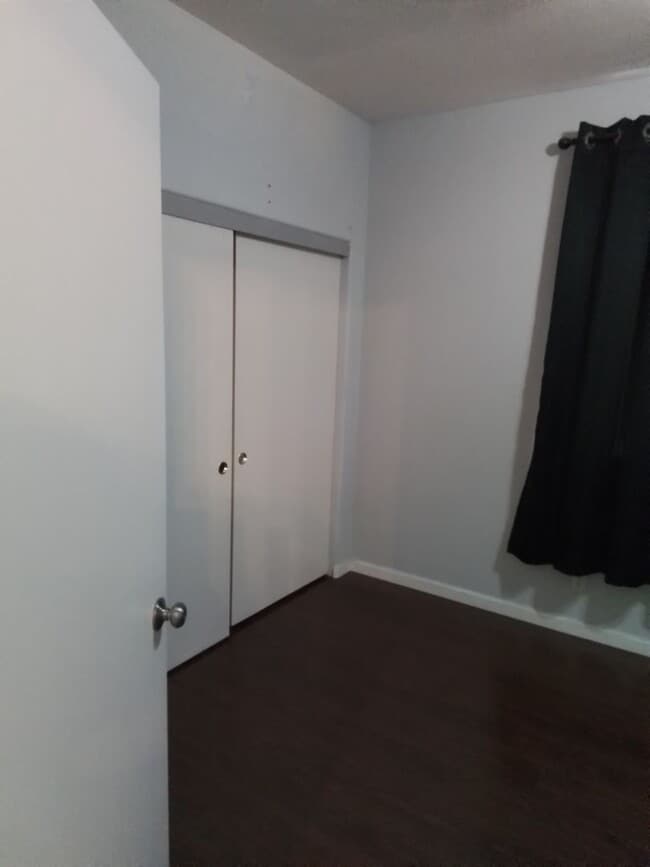 Foto del edificio - Spacious 4-Bed Single-Family Home in Las Vegas with Private Backyard