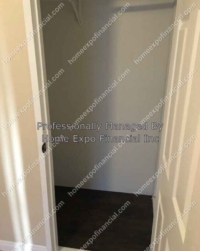 Building Photo - 10062 Portola Ave