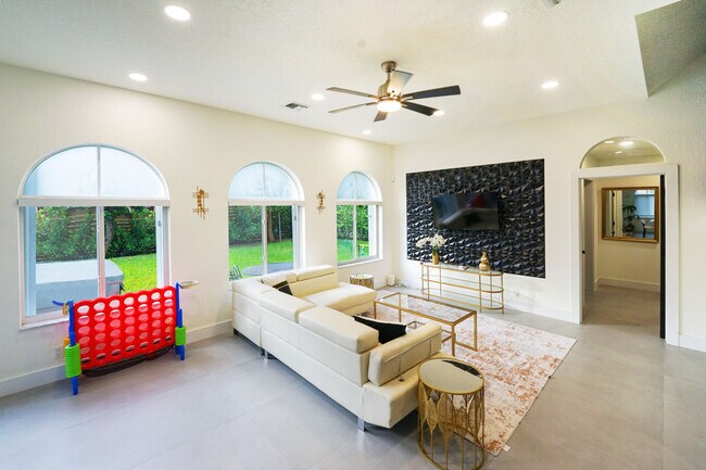 Foto del edificio - 2609 Center Ave