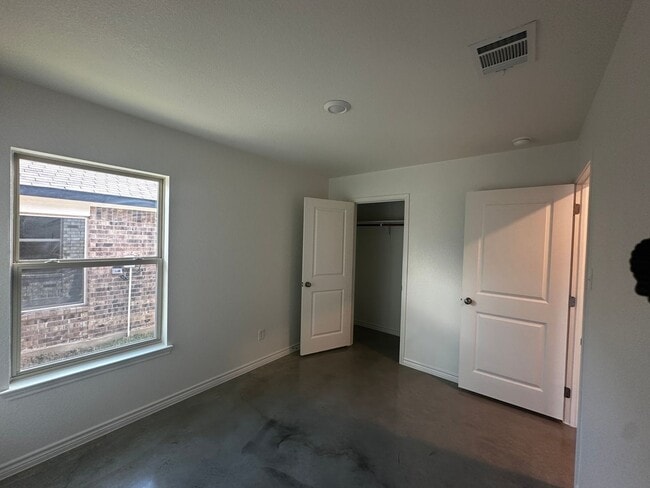 Building Photo - 1273 Lehmann Dr