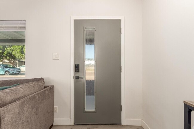 Foto del edificio - 6701 E Culver St