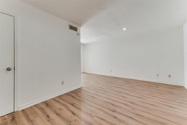 Foto del edificio - 3008 Brockbank Ct