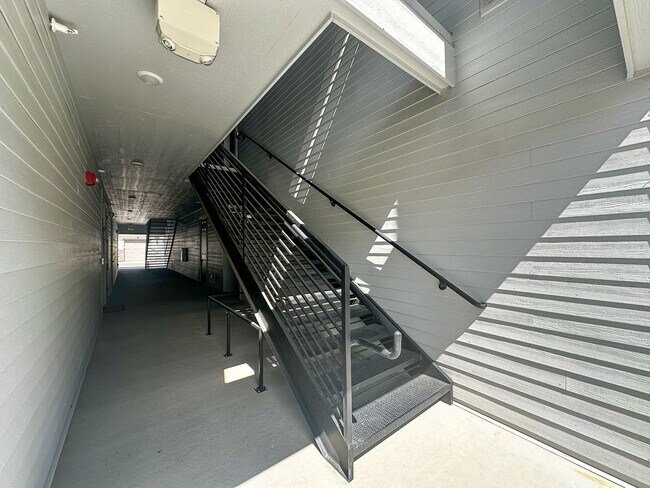 Foto del edificio - LOCATION IS EVERYTHING with this 3bd 2ba c...