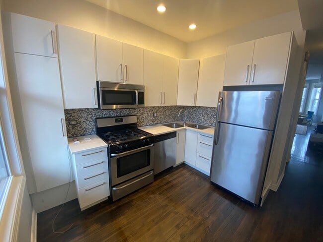 Building Photo - 1646 W Olive Ave