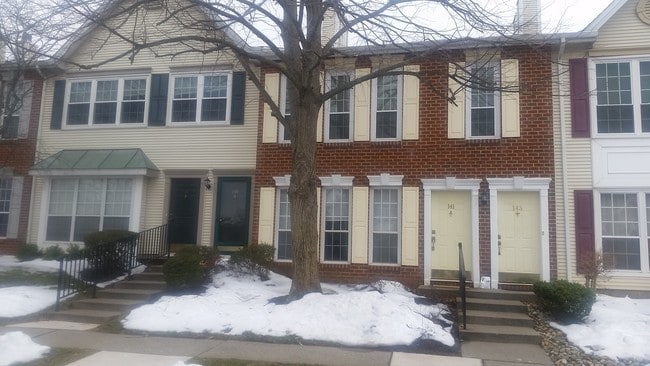 Building Photo - 141 Gregory Ln