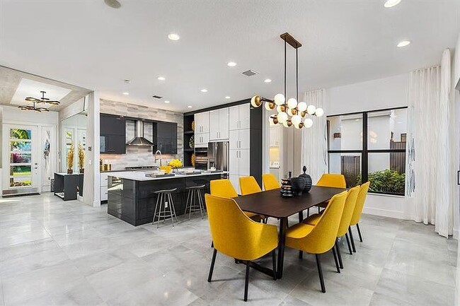 Building Photo - 17300 Pagoda Palms Dr