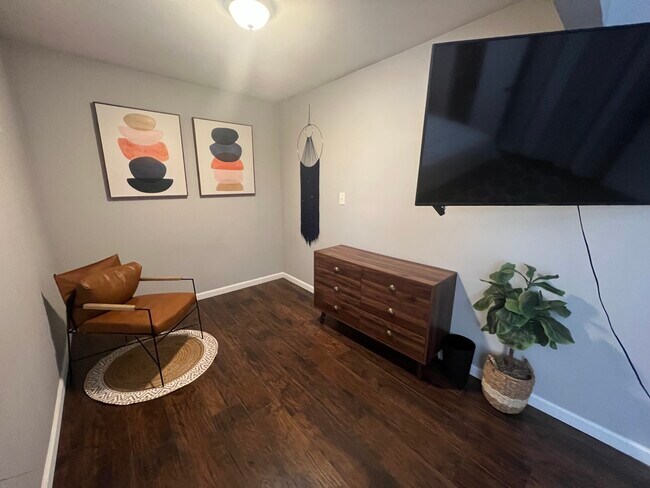 Foto del edificio - 6228 Birch Rd