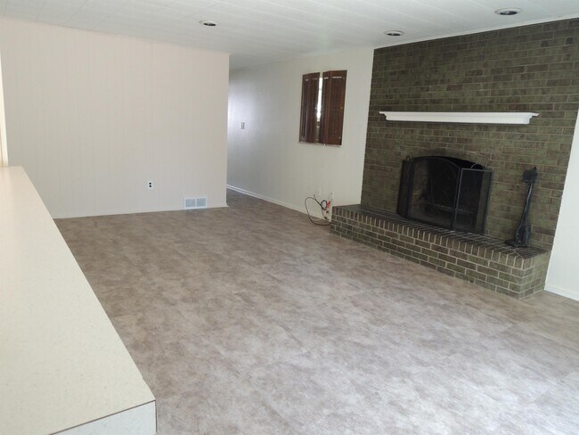 Building Photo - 4430 Reed St