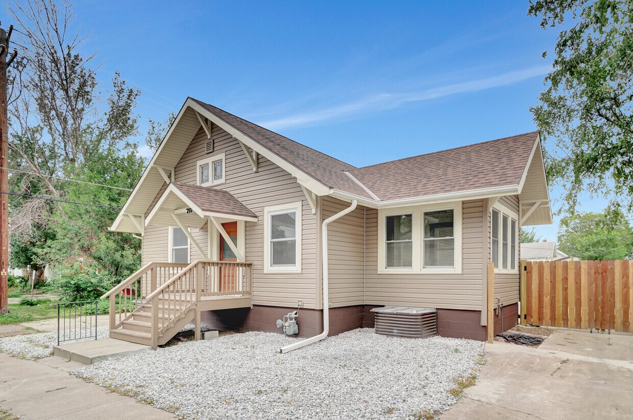Primary Photo - 216 N 25th St
