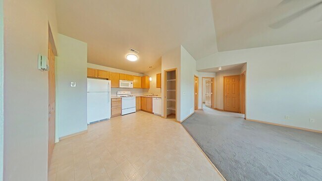 Building Photo - 3505D Fallon Dr