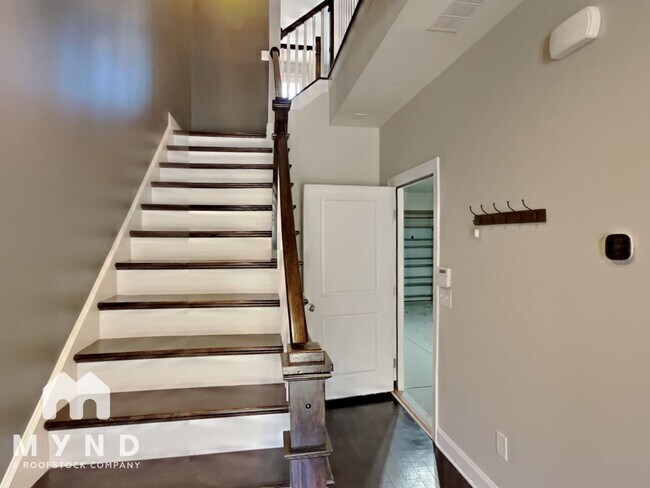 Foto del edificio - 3322 Bending Birch Pl