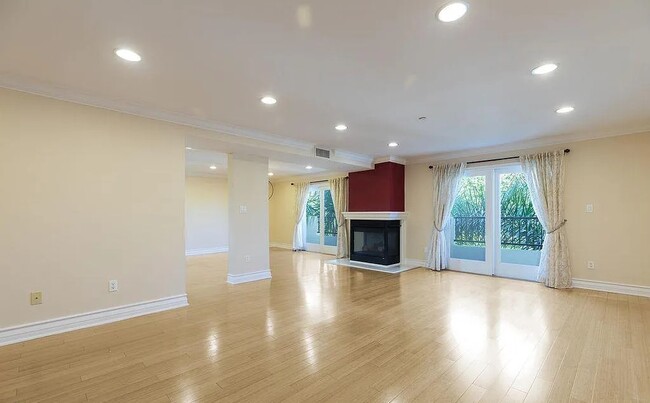 Foto del edificio - 10417 Louisiana Ave