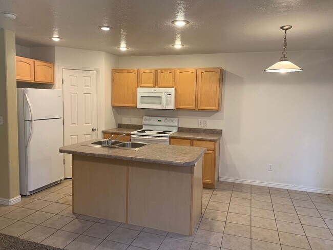 Foto del edificio - Spacious Townhome in Hidden Valley