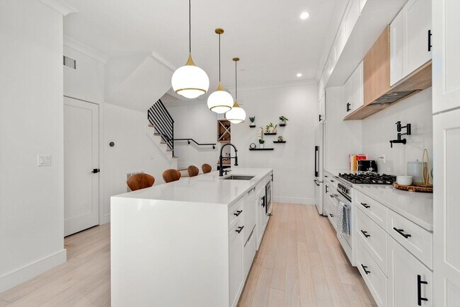 Foto del edificio - 75 Old Harbor St