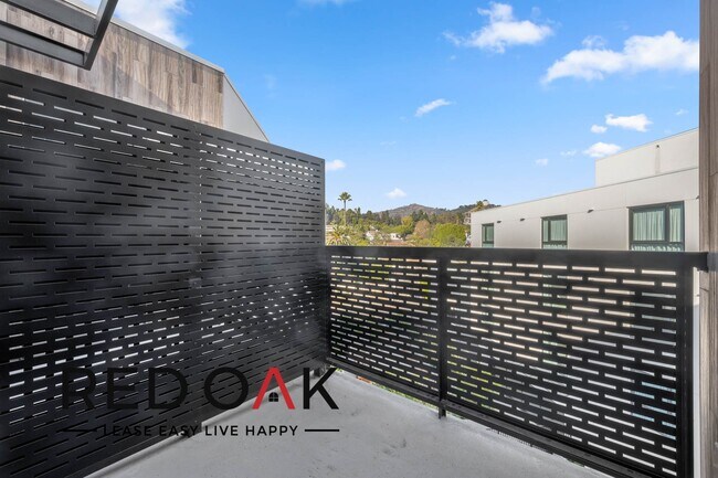 Foto del edificio - Beautiful One Bedroom Penthouse with Tons ...