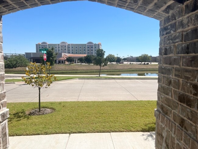 Building Photo - 696 Vista Oaks Rd