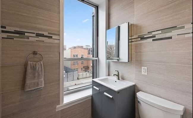 Building Photo - 936A Lafayette Ave