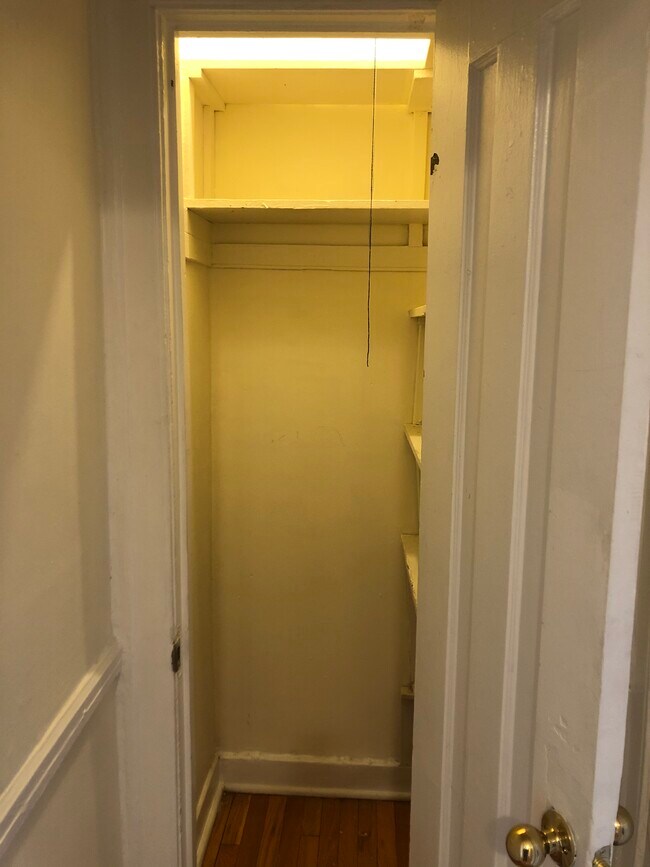 Foto del edificio - 1503 W Schreiber Ave