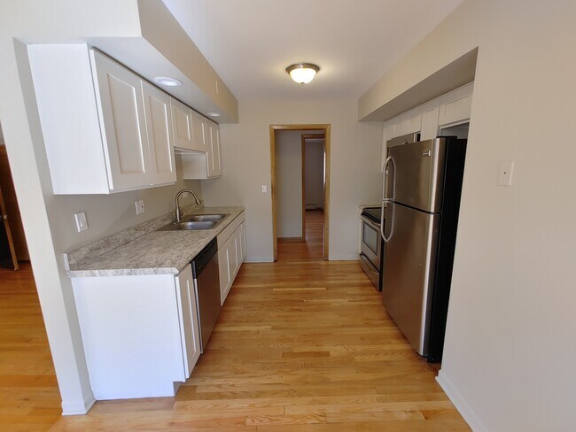 Foto del edificio - 720 N Austin Blvd