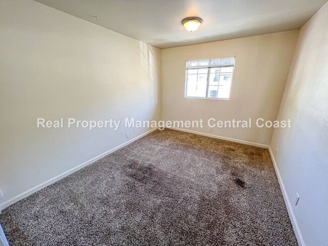 Foto del edificio - AVAILABLE APRIL - Upstairs San Luis Obispo...