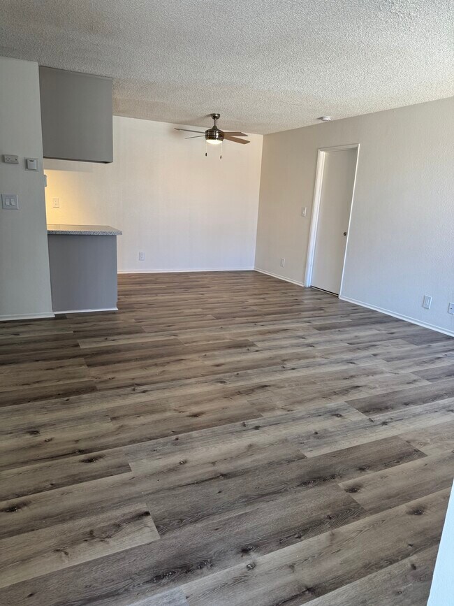 Foto del edificio - Quail Springs Village Apartments