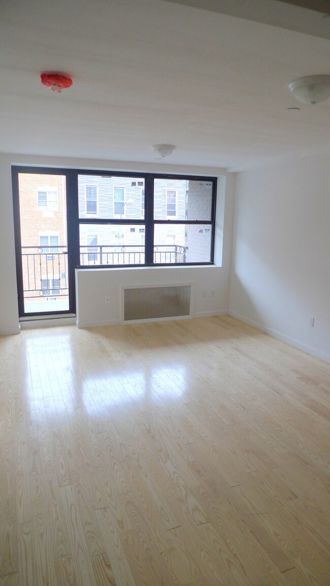 Building Photo - 1044 47th Ave