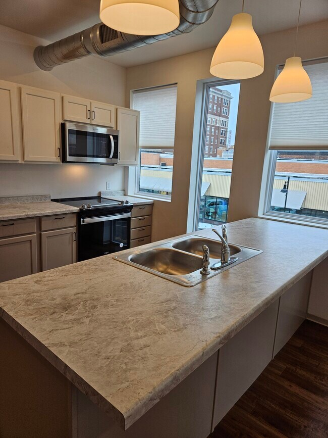 Foto del edificio - Tama Too Apartments