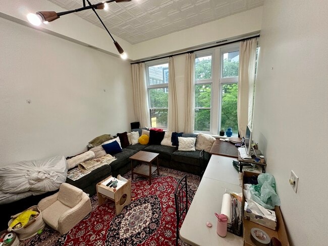 Building Photo - 441 N La Salle Dr
