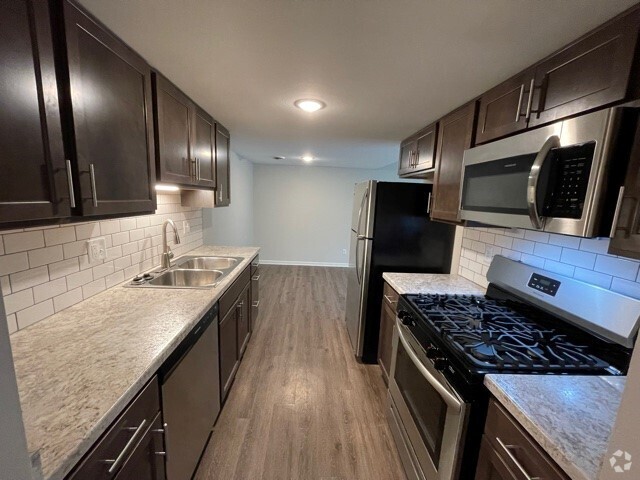 Upgraded Kitchen - Briarlane Apartments