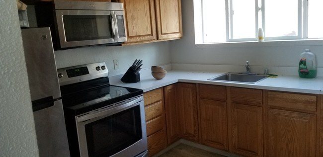 Building Photo - 5402 S J St